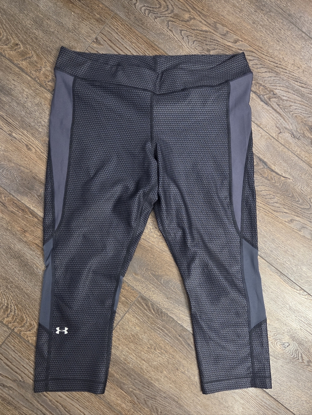 Under Armour Black and Gray Women's Capri Leggings